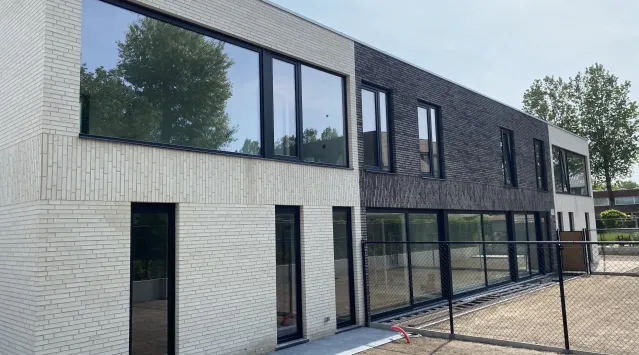Van ramen tot screens voor residentie in Oostduinkerke