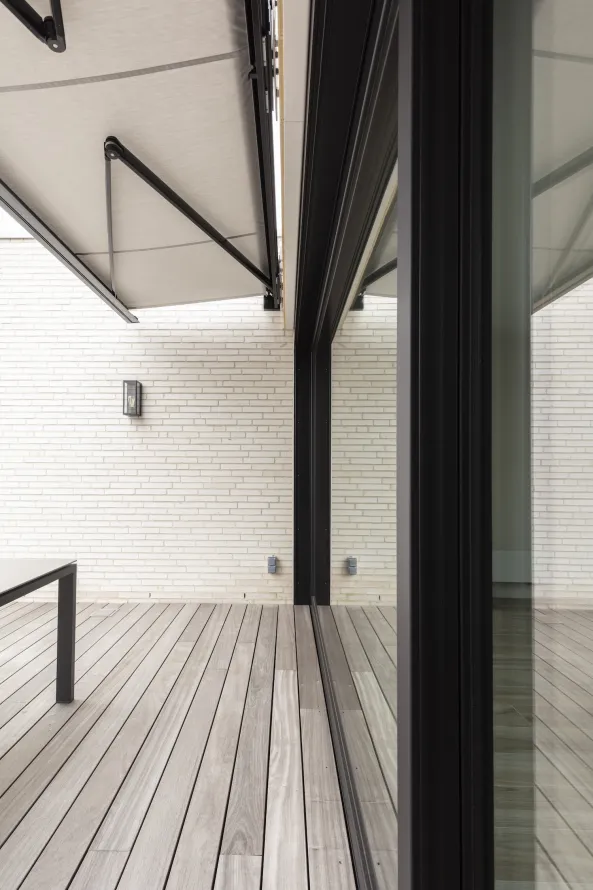 Van ramen tot screens voor residentie in Oostduinkerke