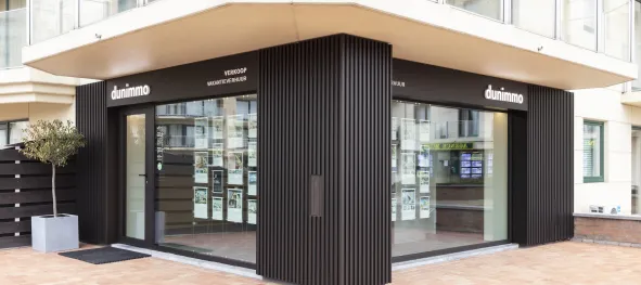 Nieuwe ramen in aluminium bij Agence Dunimmo in De Panne